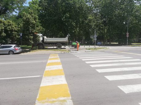 popravljen pešački u bloku 44 popravljen pešački u bloku 44