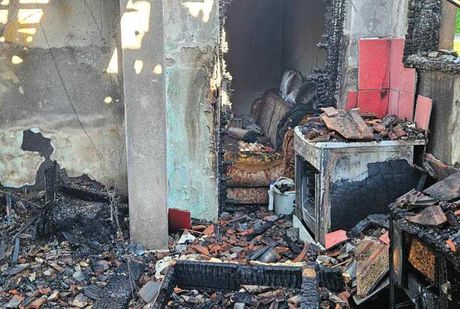 Porodica, Bećirović, Priboj, izgorela kuća, pozar Porodica, Bećirović, Priboj, izgorela kuća, pozar
