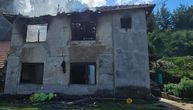 Domaćin stoji pred zgarištem, požar mu uzeo dom! Na ulici on, majka, žena, 3 dece i sestra ometena u razvoju
