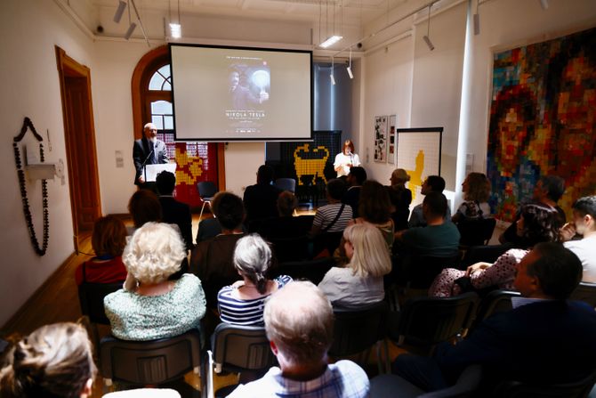 Kratki film "Nikola Tesla - Čovek iz budućnosti" prikazan u Italijanskom institutu za kulturu Kratki film "Nikola Tesla - Čovek iz budućnosti" prikazan u Italijanskom institutu za kulturu