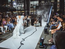 Prelom tišine, revija-predstava