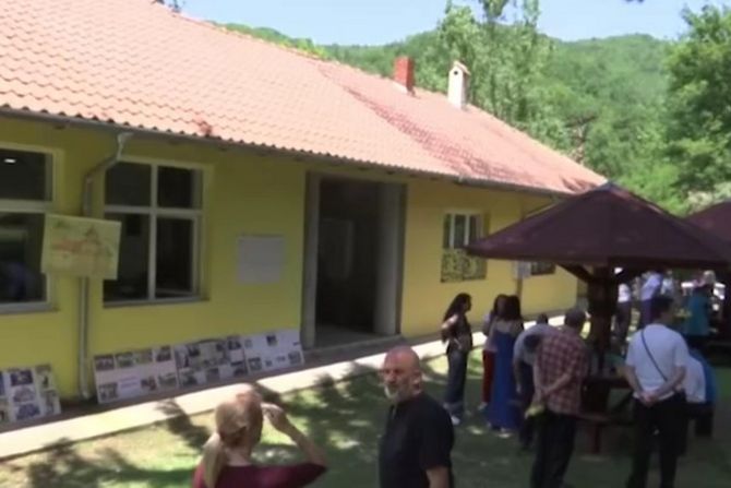 DECA, škola, valjevo DECA, škola, valjevo