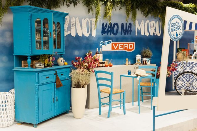 Super Vero grčki mesec Super Vero grčki mesec