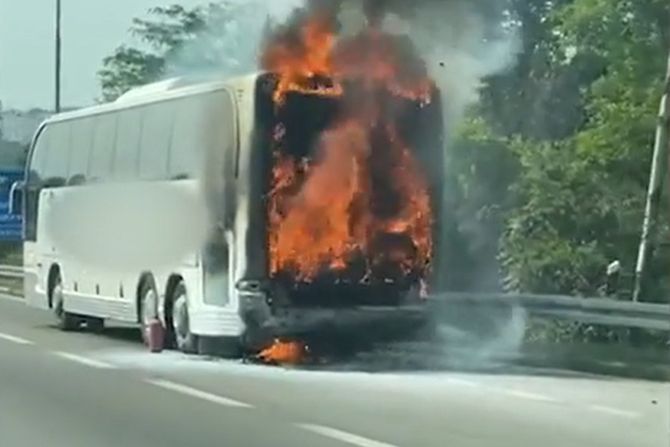 Požar, autobus Požar, autobus