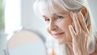 Dermatolog otkriva RUTINU od 5 minuta: Zato žene posle 45. izgledaju duplo MLAĐE!