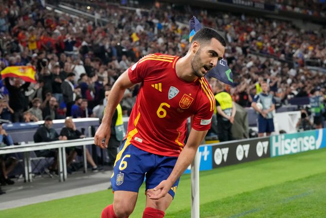 Mikel Merino - fudbalska reprezentacija Španije Mikel Merino - fudbalska reprezentacija Španije