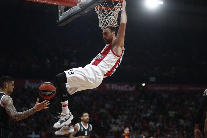 Nikola Milutinov - KK Olimpijakos