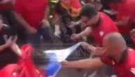 Epski skandal! Albanci rastrgli zastavu Srbije uoči meča s Orlovima, sramotne scene u Tirani!