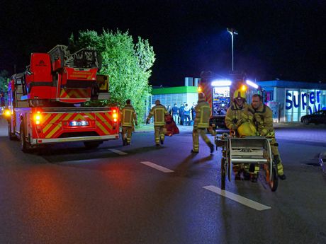 čovek sa sekirom, benziska pumpa, nemačka čovek sa sekirom, benziska pumpa, nemačka
