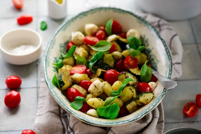Salata sa njokama Salata sa njokama