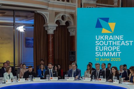 Aleksandar Vučić, Ukrajina Aleksandar Vučić, Ukrajina