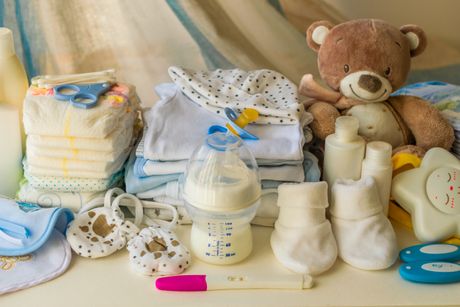 Beba , oprema za bebe, dodaci, benkica, benkice, flašica, pelene Beba , oprema za bebe, dodaci, benkica, benkice, flašica, pelene
