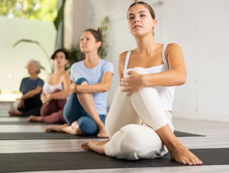 Joga , vežbanje Joga , vežbanje