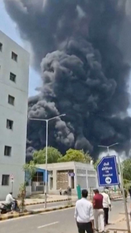 Indija avion pad udes nesreća Indija avion pad udes nesreća