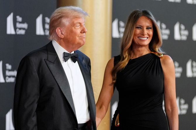 Donald Melanija Tramp Kenedi centar predstava Jadnici Donald Melanija Tramp Kenedi centar predstava Jadnici