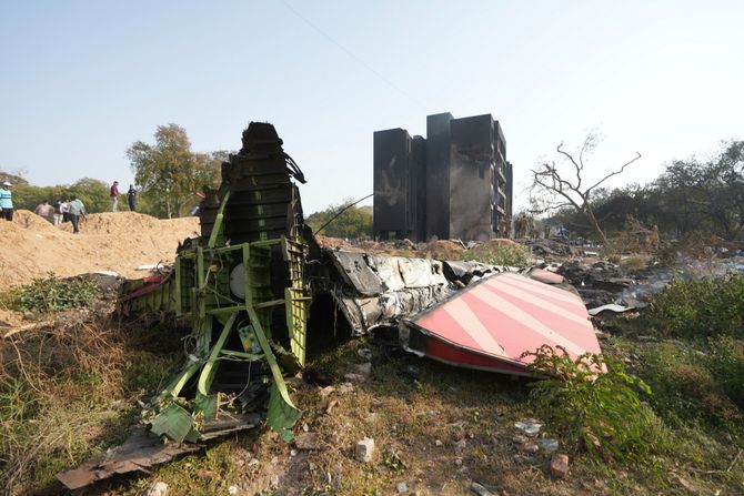 Indija avion pad udes nesreća Indija avion pad udes nesreća