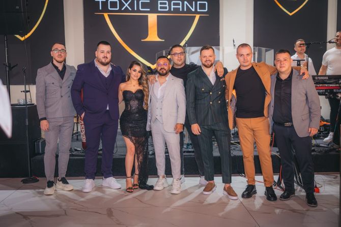 Toxic band, Toksik bend Toxic band, Toksik bend