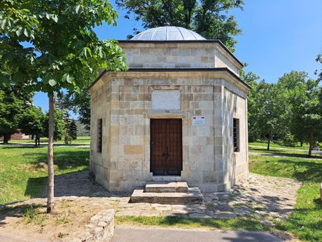 Damad Ali Pašino turbe Damad Ali Pašino turbe