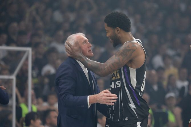 Željko Obradović, Tajrik Džons