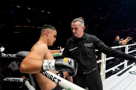 Miloš Cvjetićanin - Džem Kačeres, GLORY 100 Miloš Cvjetićanin - Džem Kačeres, GLORY 100