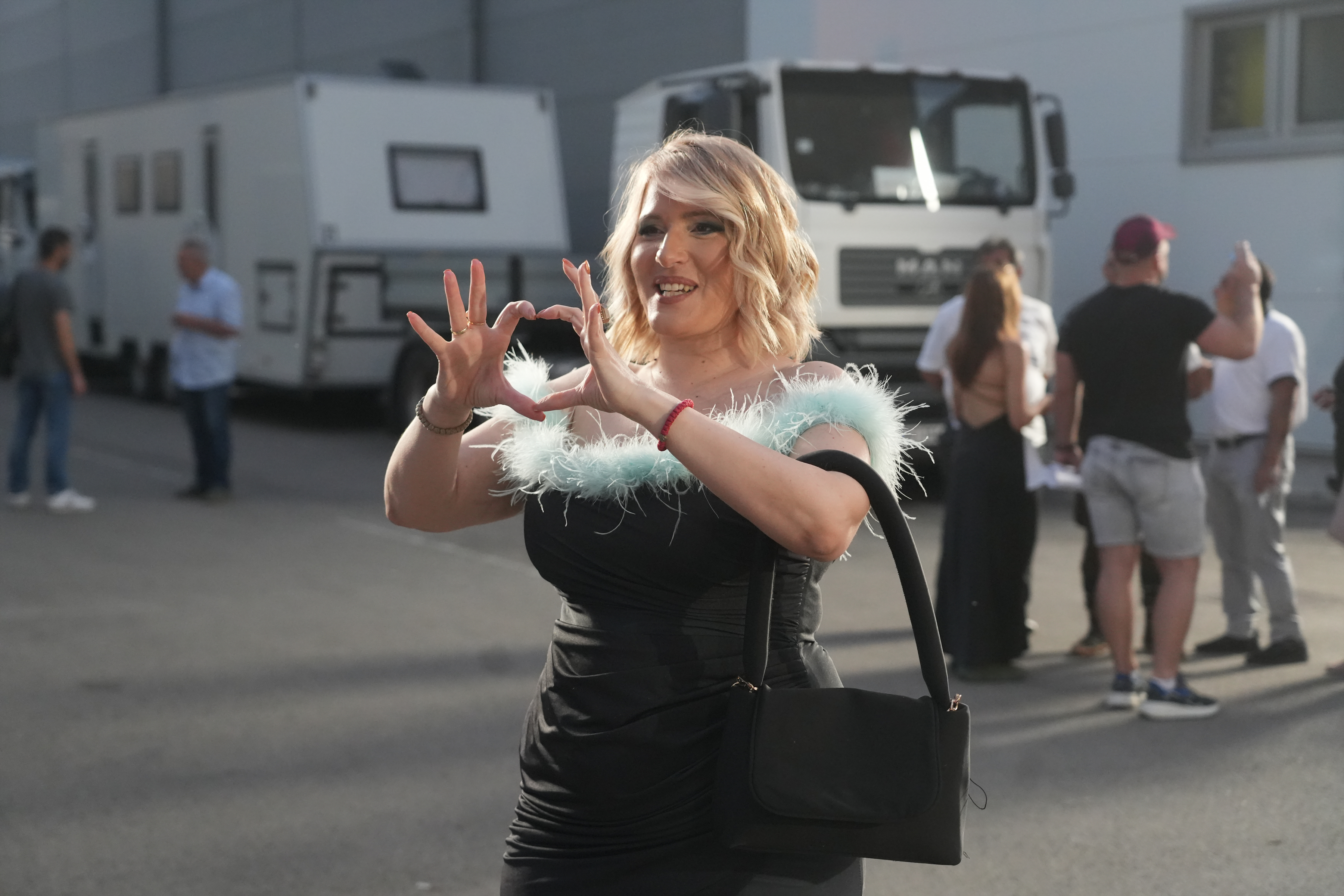Jelena Golubović došla na finale Farme i utegla se u haljinu: Ostaćete u šoku kada vidite šta je obula