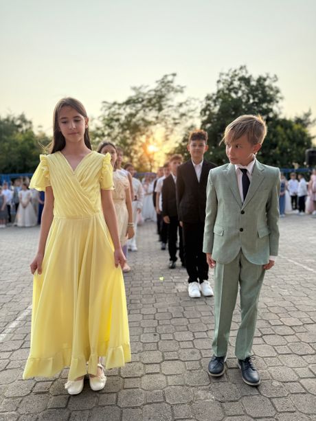 svečani bal OŠ Miloš Crnjanski svečani bal OŠ Miloš Crnjanski