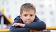 Dečaku (8) dijagnostikovana teška bolest za koju je retko ko čuo: Nosi proteze za noge, roditelji slomljeni