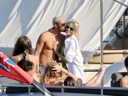 Caroline Stanbury, Sergio Carrallo