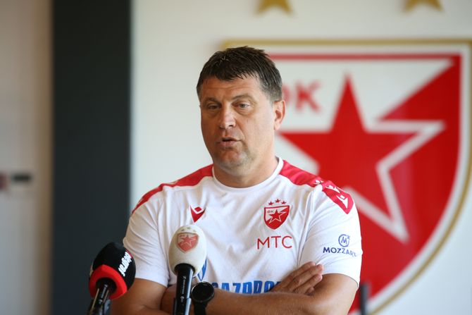 Okupljanje i početak priprema FK Crvena Zvezda Okupljanje i početak priprema FK Crvena Zvezda