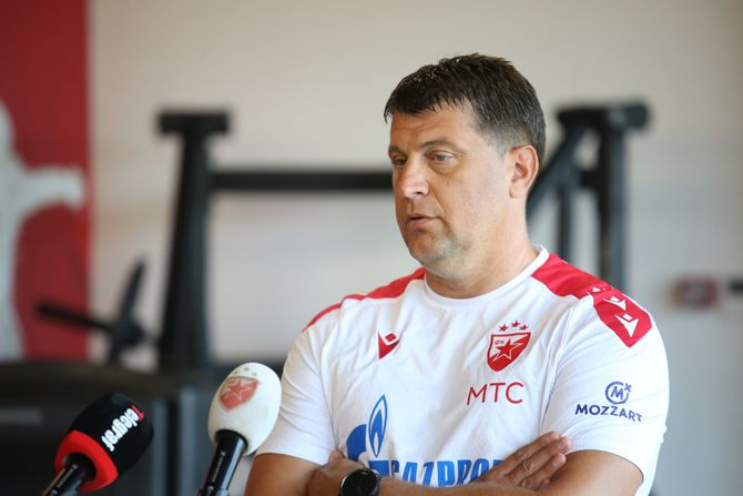 Okupljanje i početak priprema FK Crvena Zvezda Okupljanje i početak priprema FK Crvena Zvezda