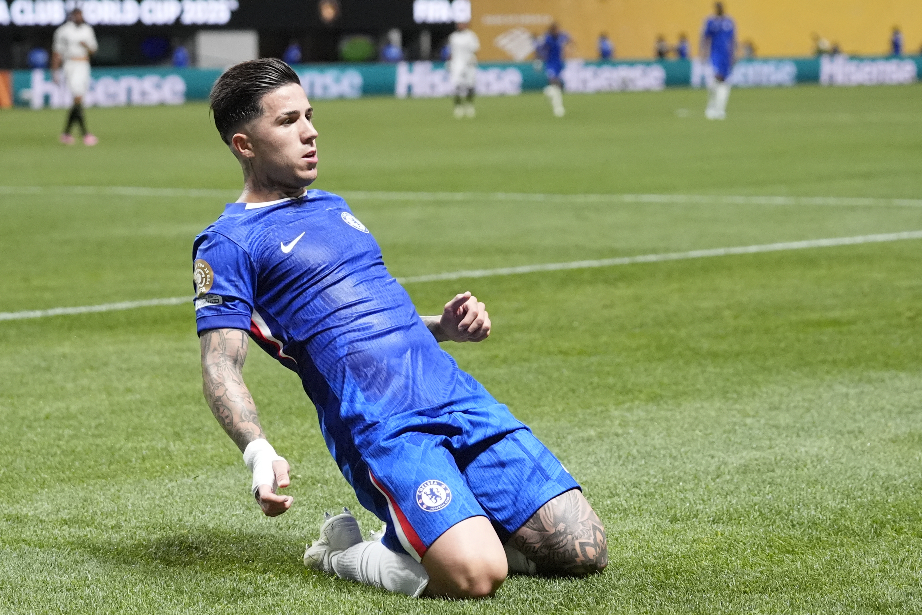 Novi šok u Londonu: Čelsi suspendovao najboljeg vezistu pred duel sa Sitijem