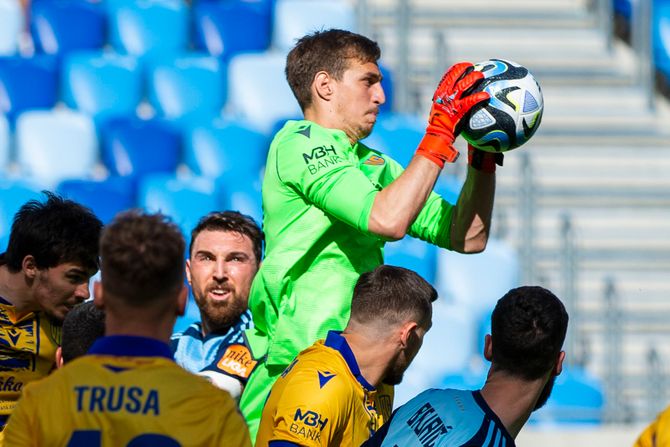 Aleksandar Popović, Dunajska Streda Aleksandar Popović, Dunajska Streda