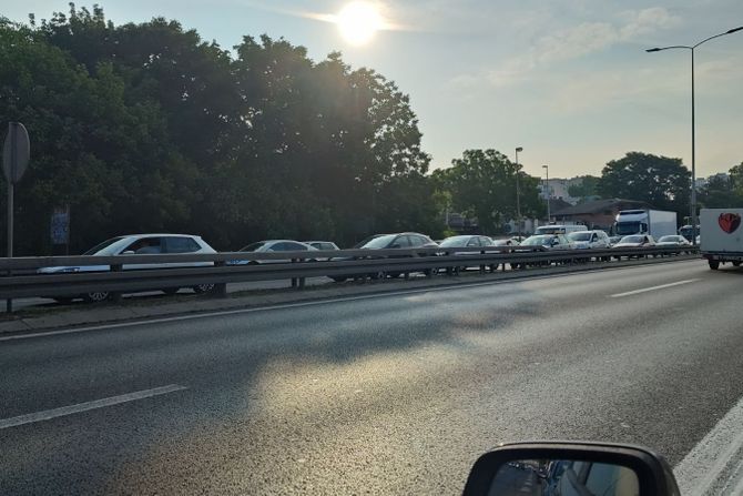 Autoput kolaps gužva saobraćaj Autoput kolaps gužva saobraćaj