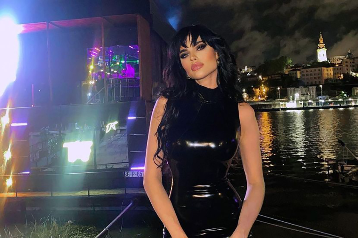 "Četiri godine sam bila zatvorena u kući" Šok priznanje starlete: "Krala sam haljine, kozmetiku, obuću..."