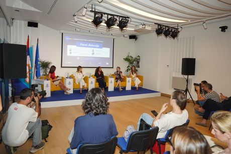 Nisi Sama, panel diskusija Nisi Sama, panel diskusija