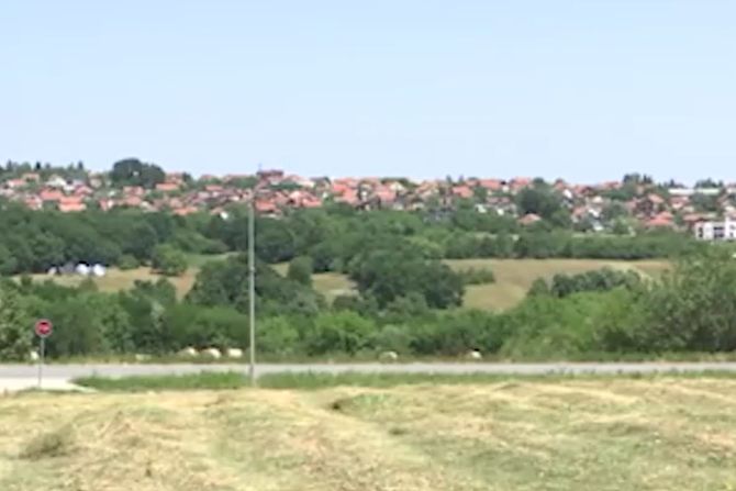 Problem u kragujevačkom naselju Sunčani breg, sporna parcela Problem u kragujevačkom naselju Sunčani breg, sporna parcela