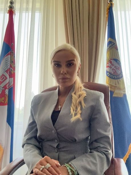 Ana Grozdanović Ana Grozdanović