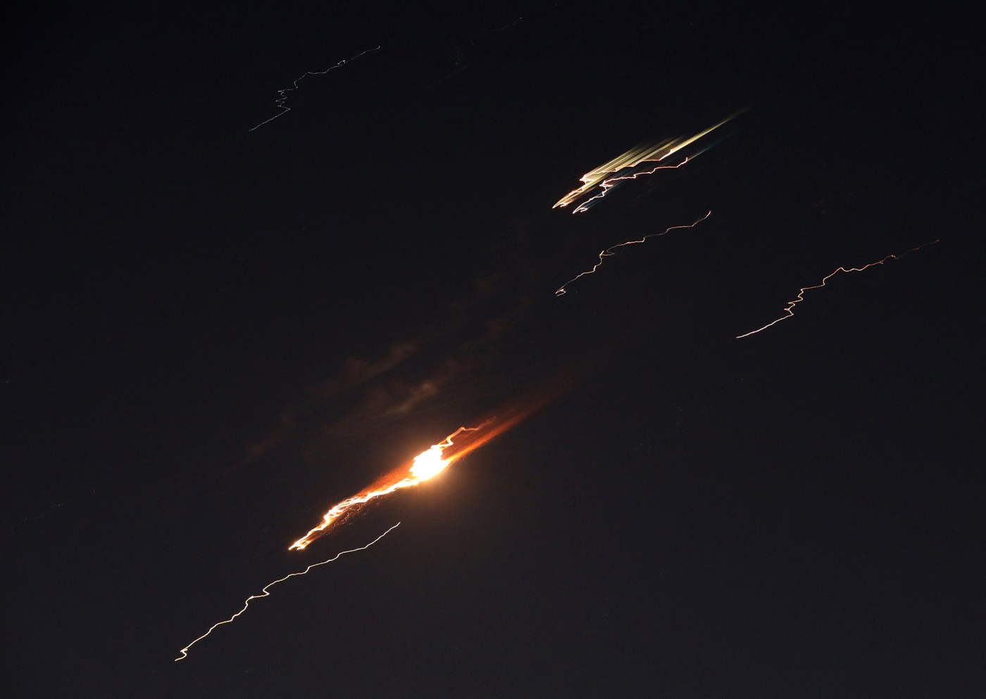 Iran balističkim raketama ponovo napao Izrael: Sirene odzvanjaju zemljom