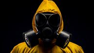 ŠOK SNIMAK! Ovo jelo je toliko ljuto da ga konobar donosi sa gas-maskom, a on ga je probao i jedva se oporavio