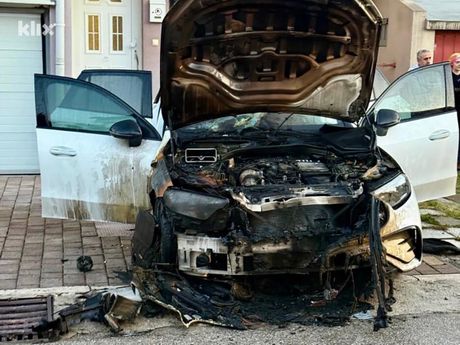 advokat Mirsad Crnovršanin, zapaljen automobil
