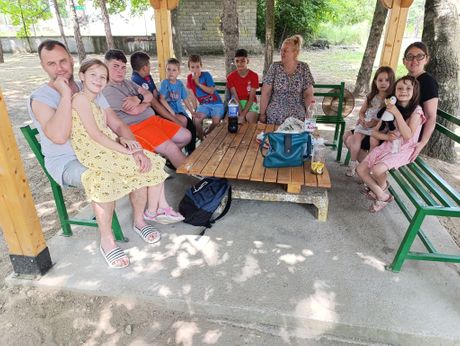 Stubal kod Vladičinog Hana, selo koje voli da čita, deca raspust provode u biblioteci Stubal kod Vladičinog Hana, selo koje voli da čita, deca raspust provode u biblioteci