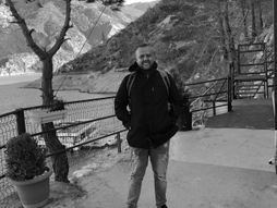 Dilan Tomas Vejkfild