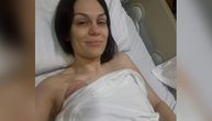 Pevačica se SLOMILA OD BOLA nakon operacije - ali ne da da je rak dojke slomi: Njene reči su za svaku ženu!