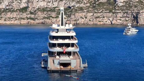 Super jahta Munrajz Superyacht MOONRISE