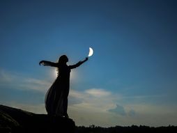 mlad mesec, astrologija, horoskop