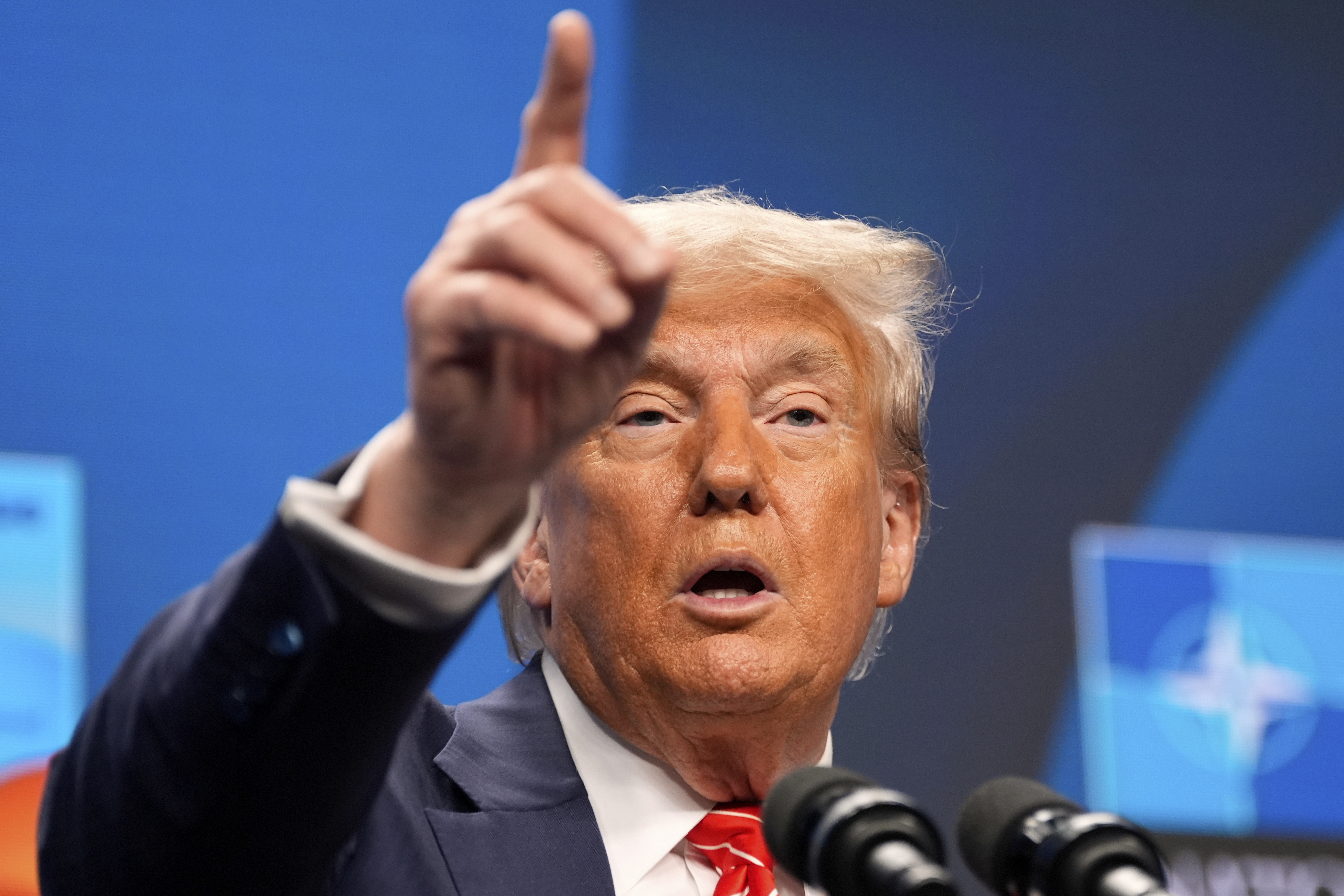 Donald Tramp se pojavio BEZ PUDERA, slike zapalile društvene mreže: "Bled kao dan, ovo nije isti čovek"