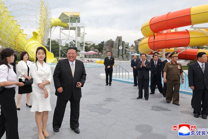 Kim Džong Un ćerka žena Kim Jong Un Kim Ju Ae Ri Sol Ju Kim Džong Un ćerka žena Kim Jong Un Kim Ju Ae Ri Sol Ju