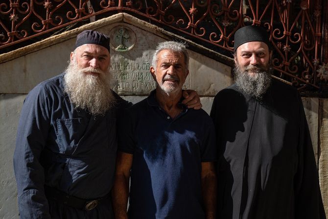 Mel Gibson, Hilandar