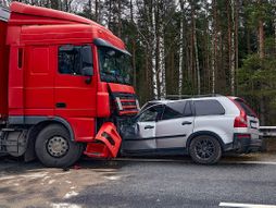 saobracajna nesreca, kamion, auto, ceoni sudar