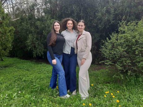 Marija i Teodora, takmičenje iz istorije Marija i Teodora, takmičenje iz istorije
